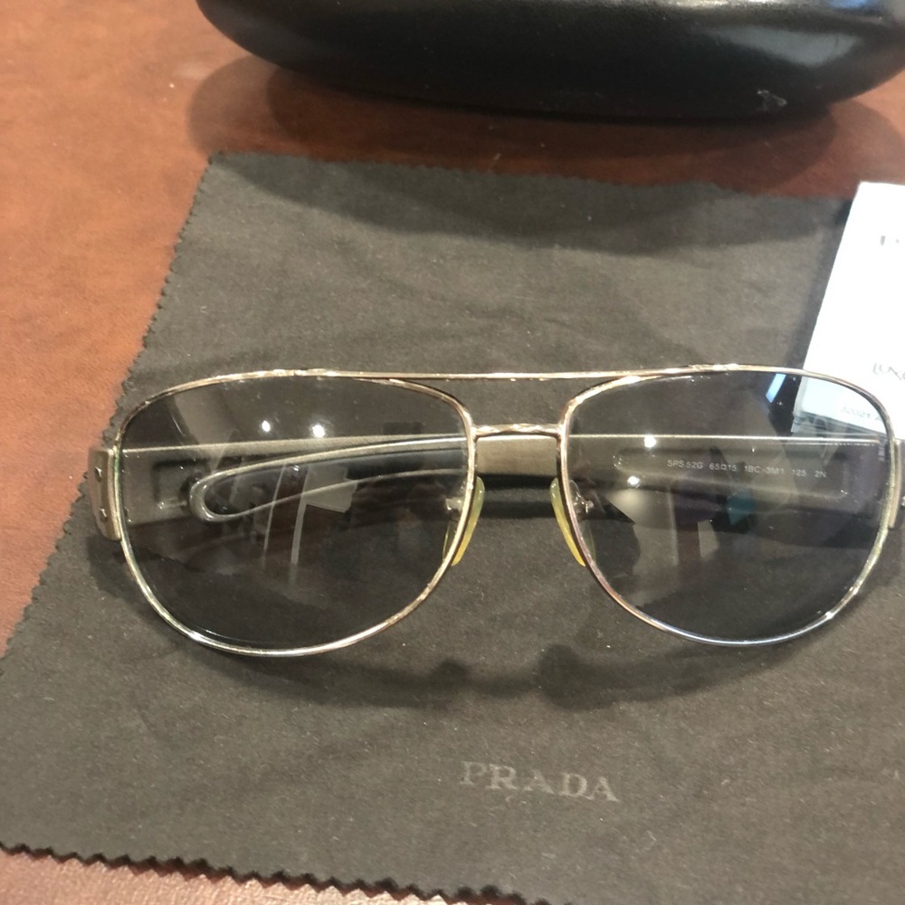 Prada sunglasses- scratch free